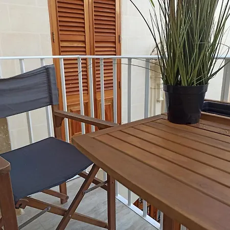 Beautiful Studio Apartment In Qormi Malta Buitenkant foto